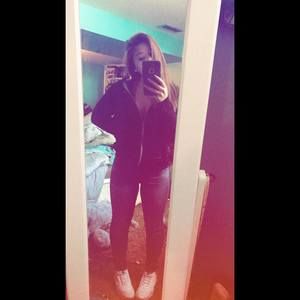 Meet your Posher, Skylar